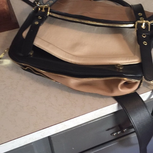 Steve Madden super versatile large crossbody! - Picture 4 of 8